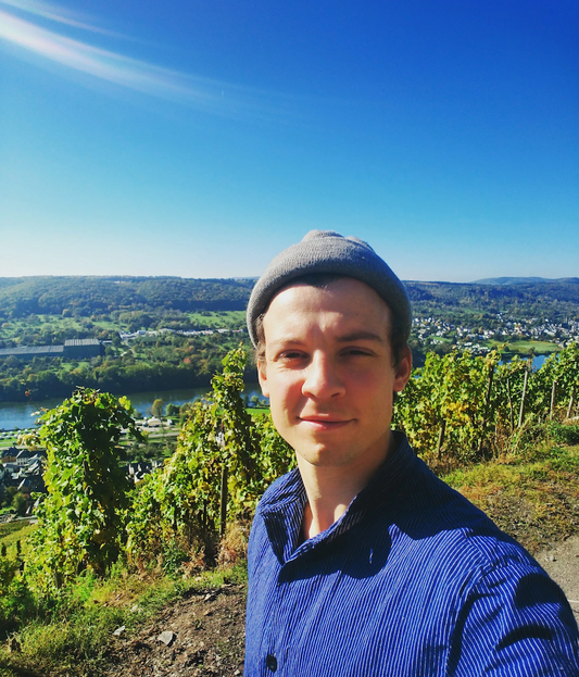 Jan-Philipp Bleeke im Weinberg – Winzer aus Rheinhessen